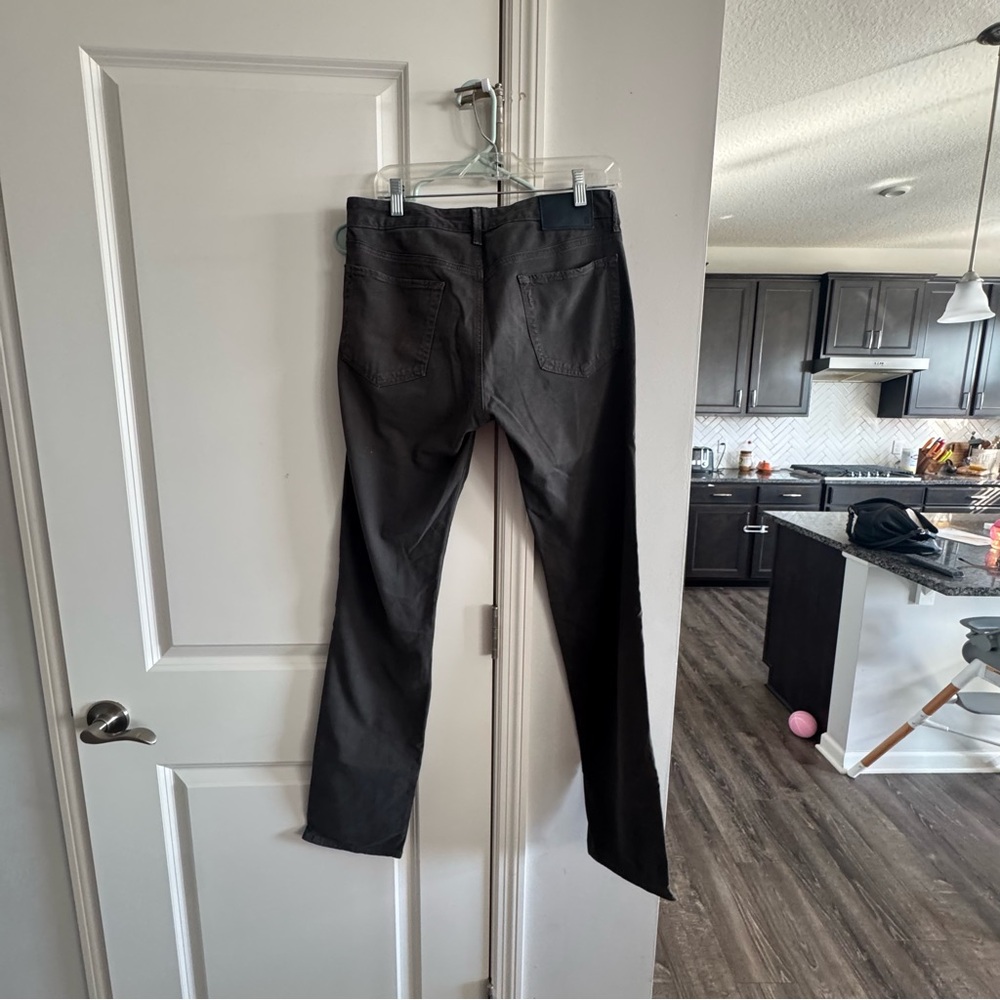 Bonobos Men’s Travel Jean - Picture 5 of 10